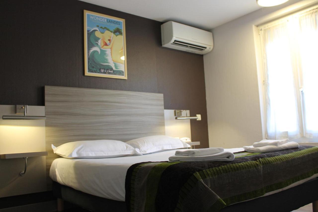Hotel Du Centre Soustons Bagian luar foto