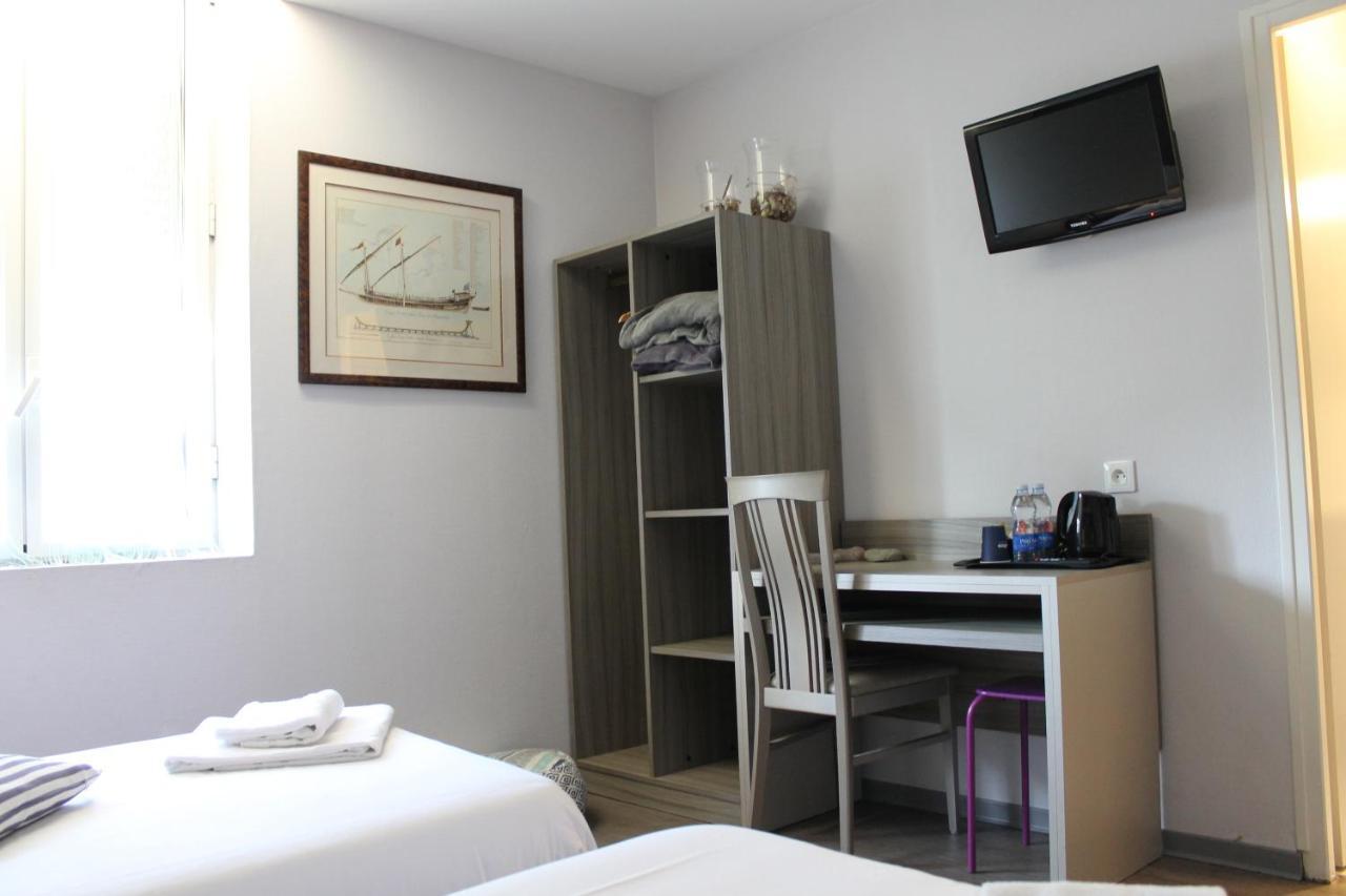 Hotel Du Centre Soustons Bagian luar foto