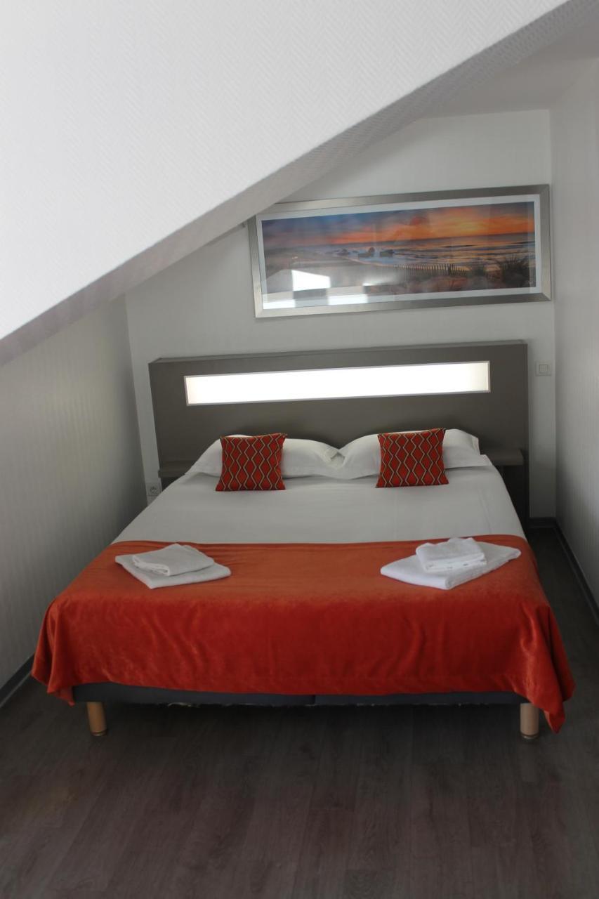 Hotel Du Centre Soustons Bagian luar foto